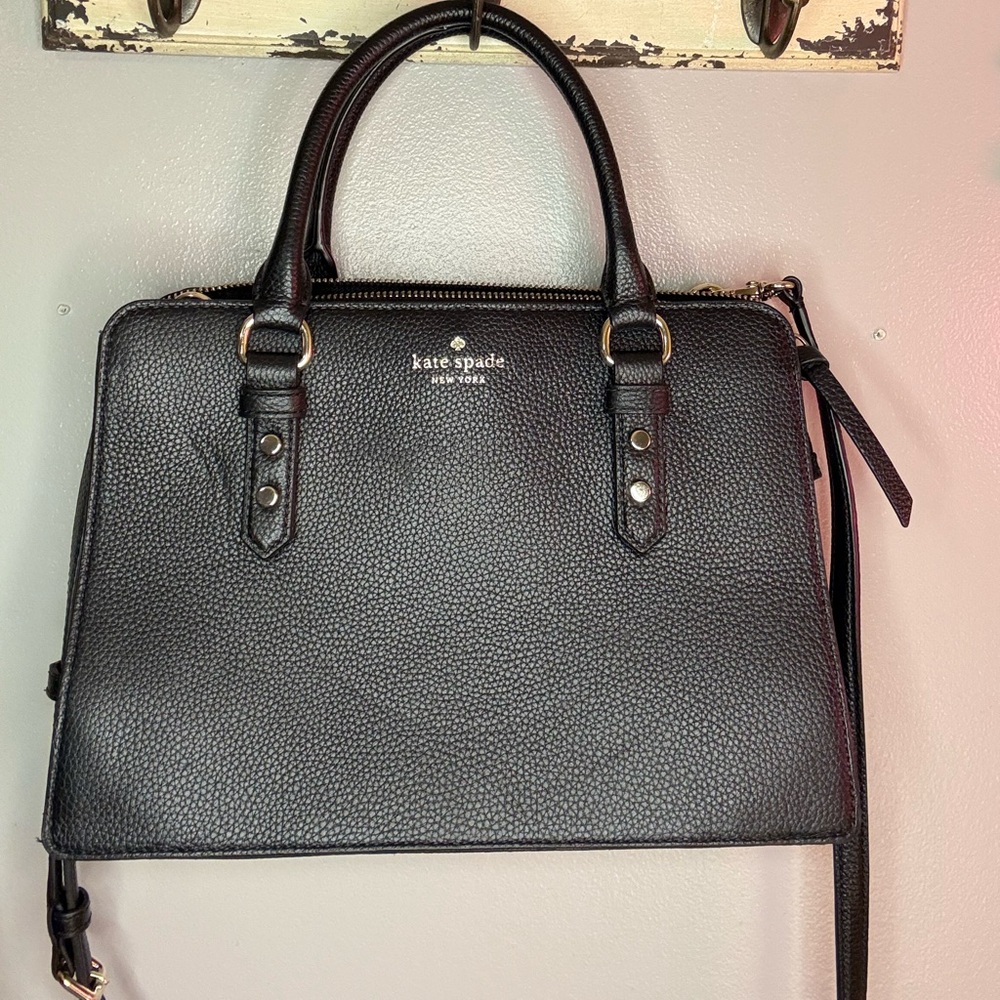 Kate Spade Black Leather Handbag. Never used after I purchased from buyer looks